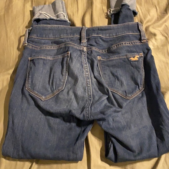 Hollister LOW-RISE RIPPED MEDIUM WASH JEAN LEGGINGS - Picture 6 of 7